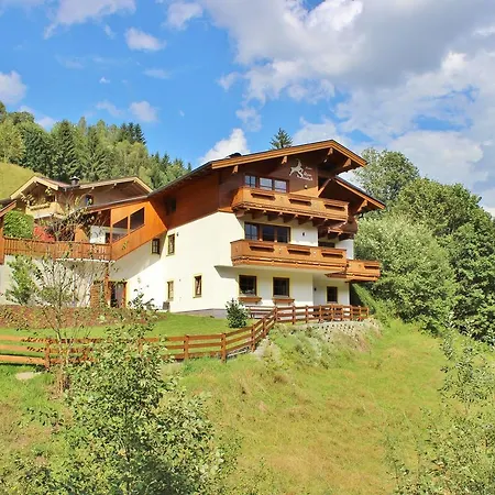 Luxurious Holiday In Saalbach-hinterglemm With Barbecue Viehhofen